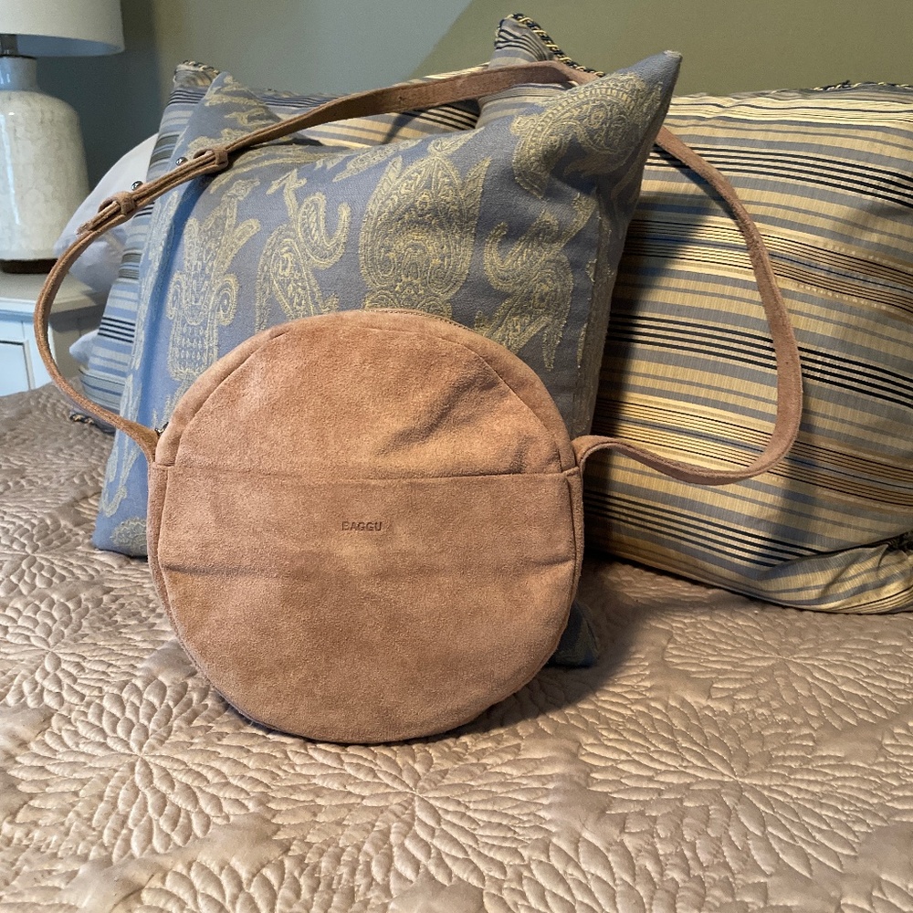 Tan suede crossbody bag - BAGGU